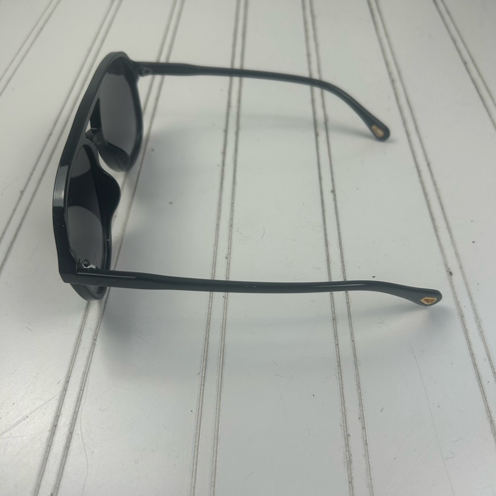 LAST CHANCE Black Aviator Style Sunglasses UV Protection – Unisex - Picture 6 of 7
